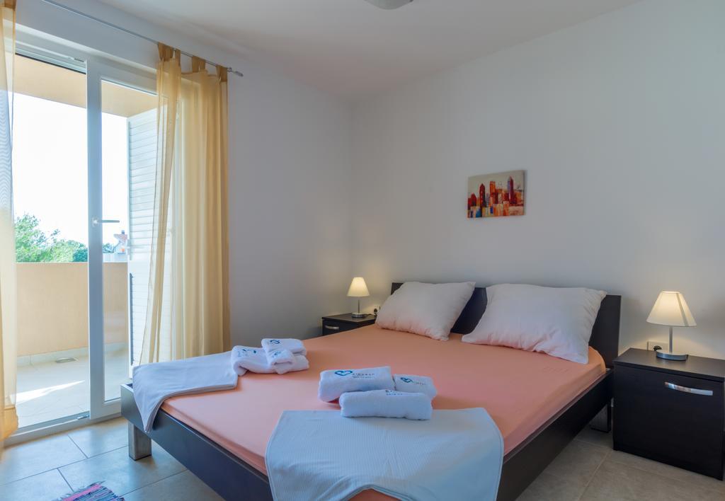 Apartments Domuzin 비오그라드나모루 외부 사진