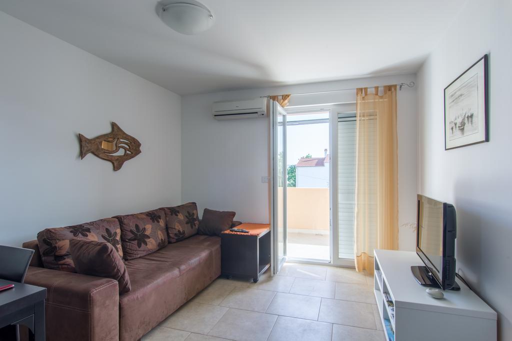 Apartments Domuzin 비오그라드나모루 외부 사진