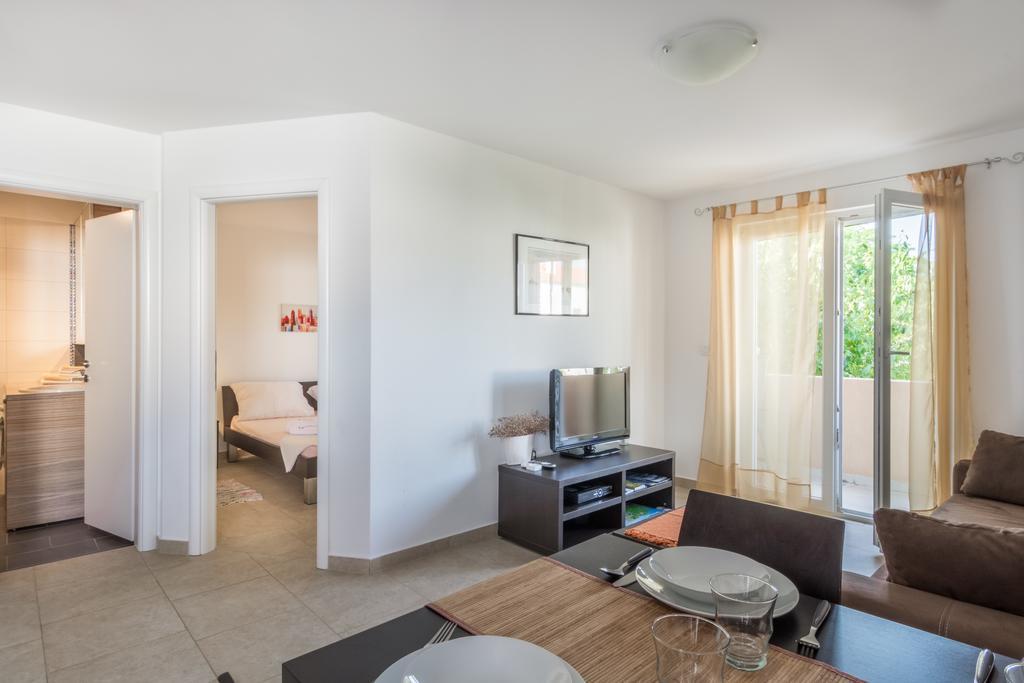 Apartments Domuzin 비오그라드나모루 외부 사진