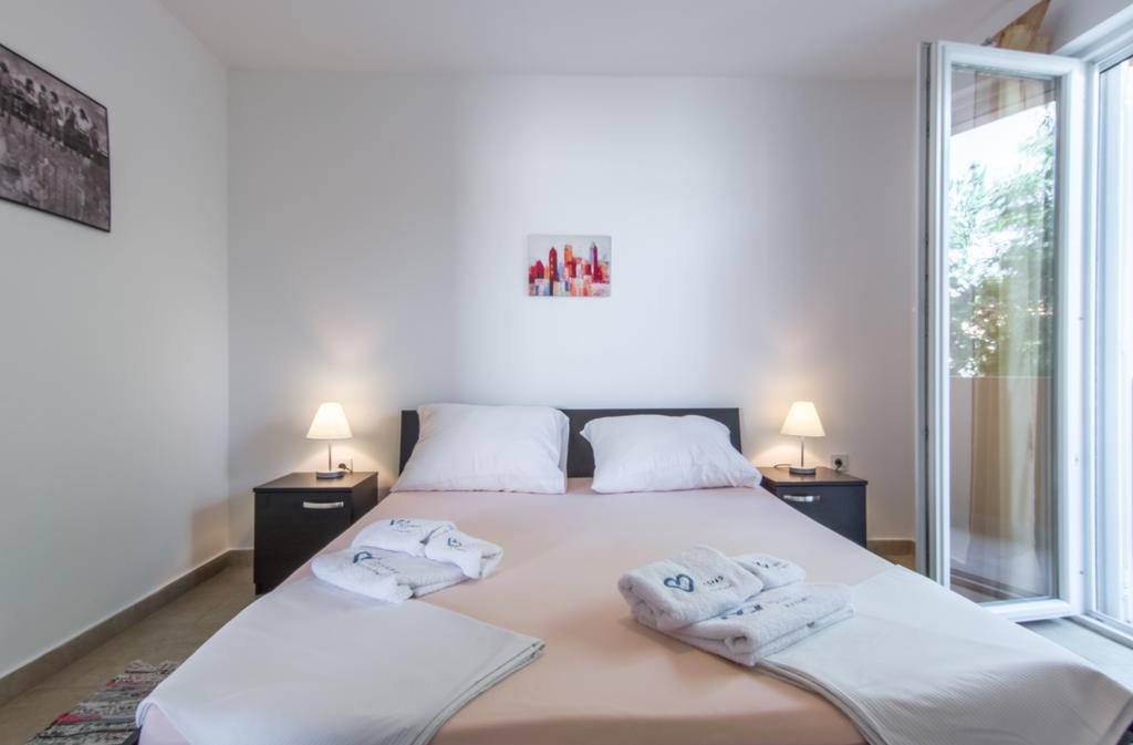 Apartments Domuzin 비오그라드나모루 외부 사진