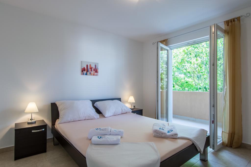Apartments Domuzin 비오그라드나모루 외부 사진